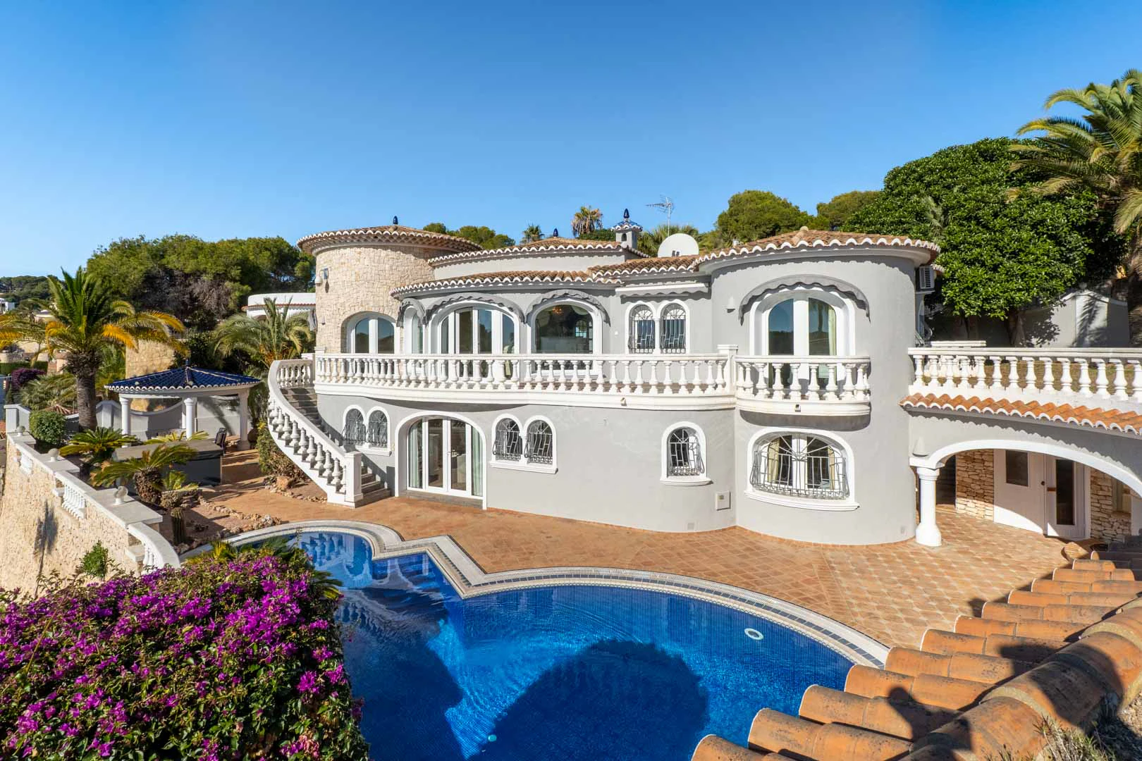 9006BEN - 9006BEN Villa mediterranea con vistas panoramicas al mar a la venta en Benissa.