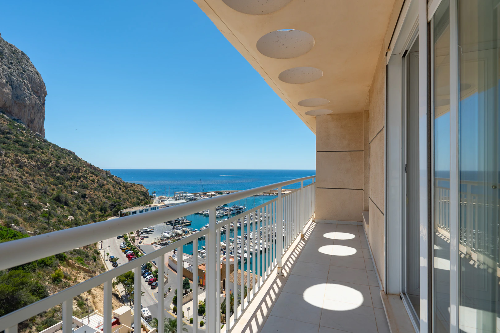 C4XY4657CAL - C4XY45657CAL Dos áticos contiguos en primera línea con vistas panorámicas al mar y posibilidad de unión en venta en Calpe.