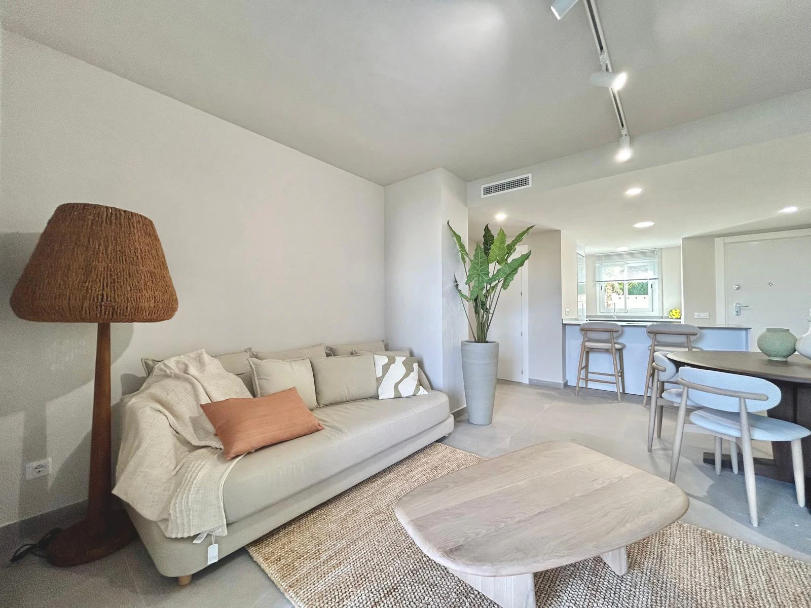 4673 - Gelijkvloers appartement met zwembad in Denia