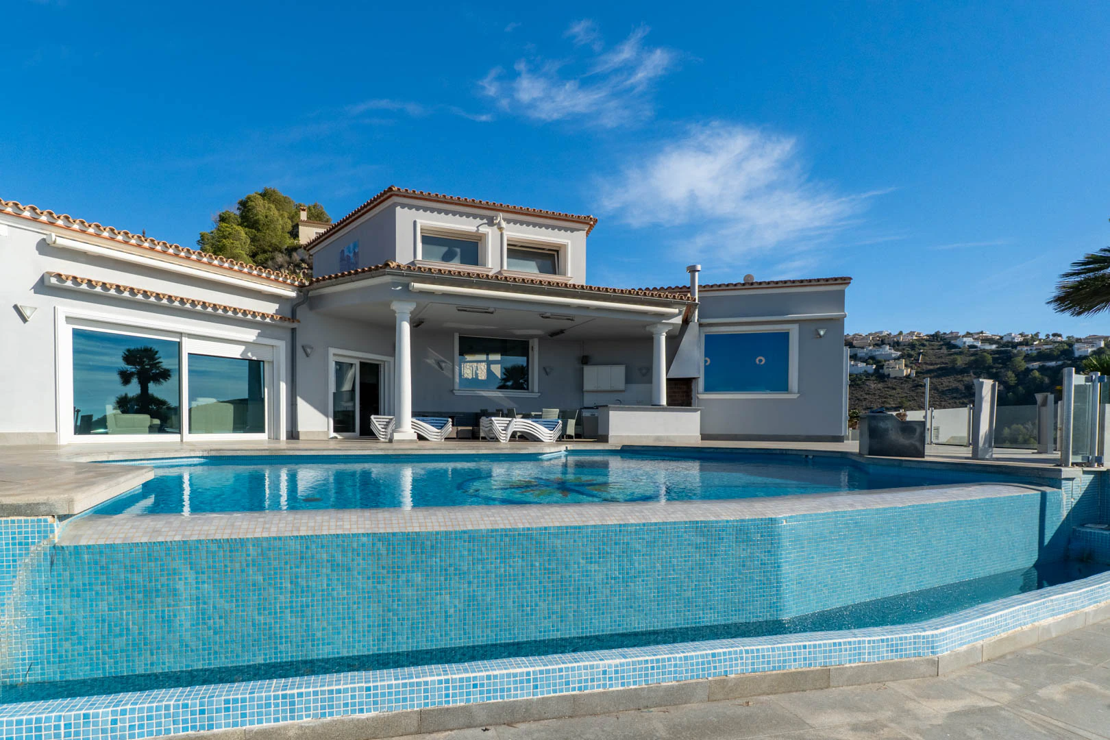 9005MOR - 9005MOR Villa moderna con espectaculares vistas al mar a la venta en Moraira.