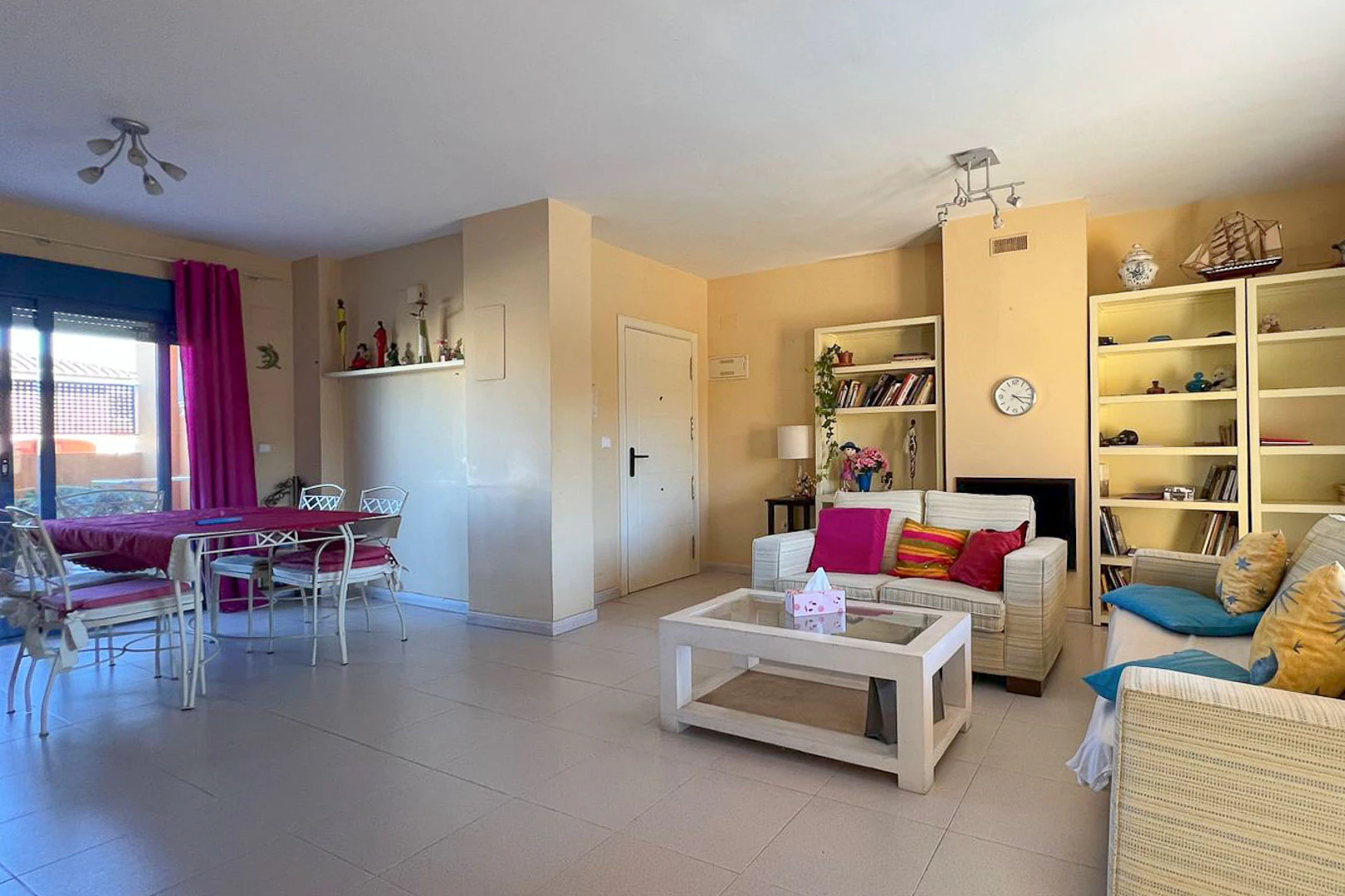 8269DEN - 8269DEN Dúplex ático con terraza y vistas parciales al mar a la venta en Las Marina, Denia.