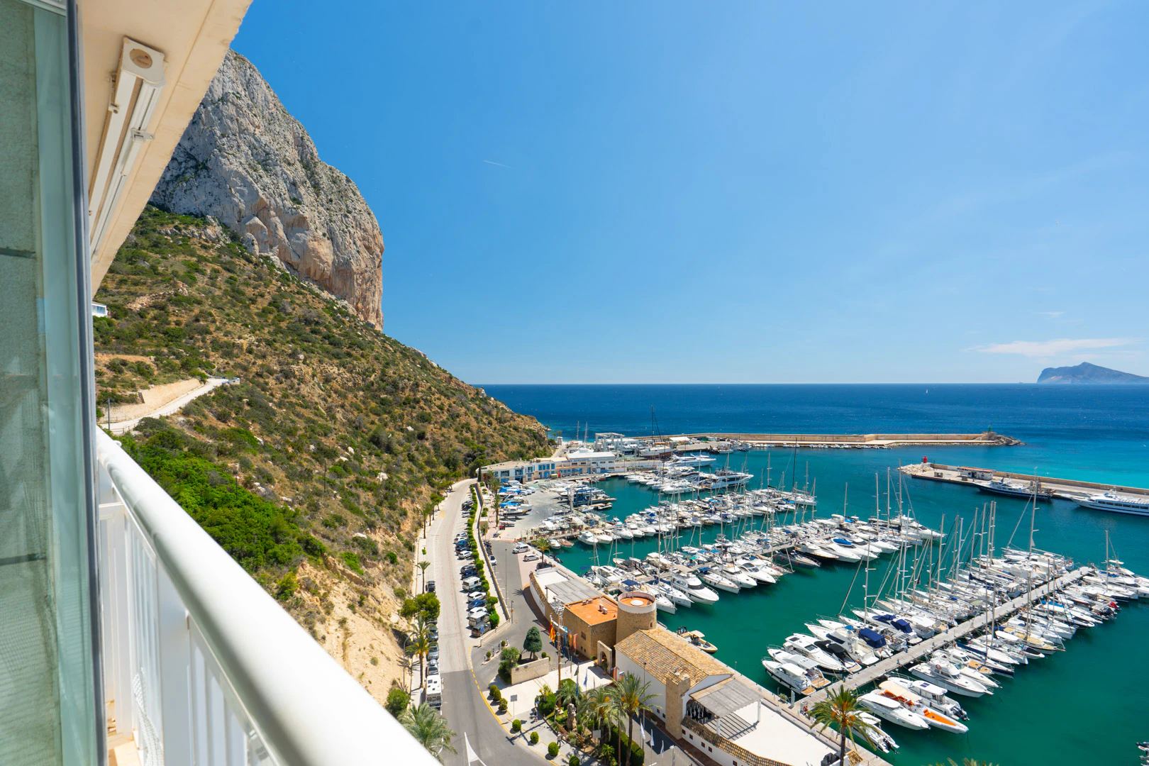 C4XY4657CAL - C4XY45657CAL Dos áticos contiguos en primera línea con vistas panorámicas al mar y posibilidad de unión en venta en Calpe.