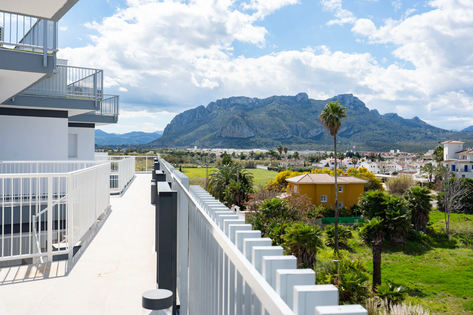 4502DEN - 4502DEN Fantástico ático moderno en primera línea de playa en venta en Denia