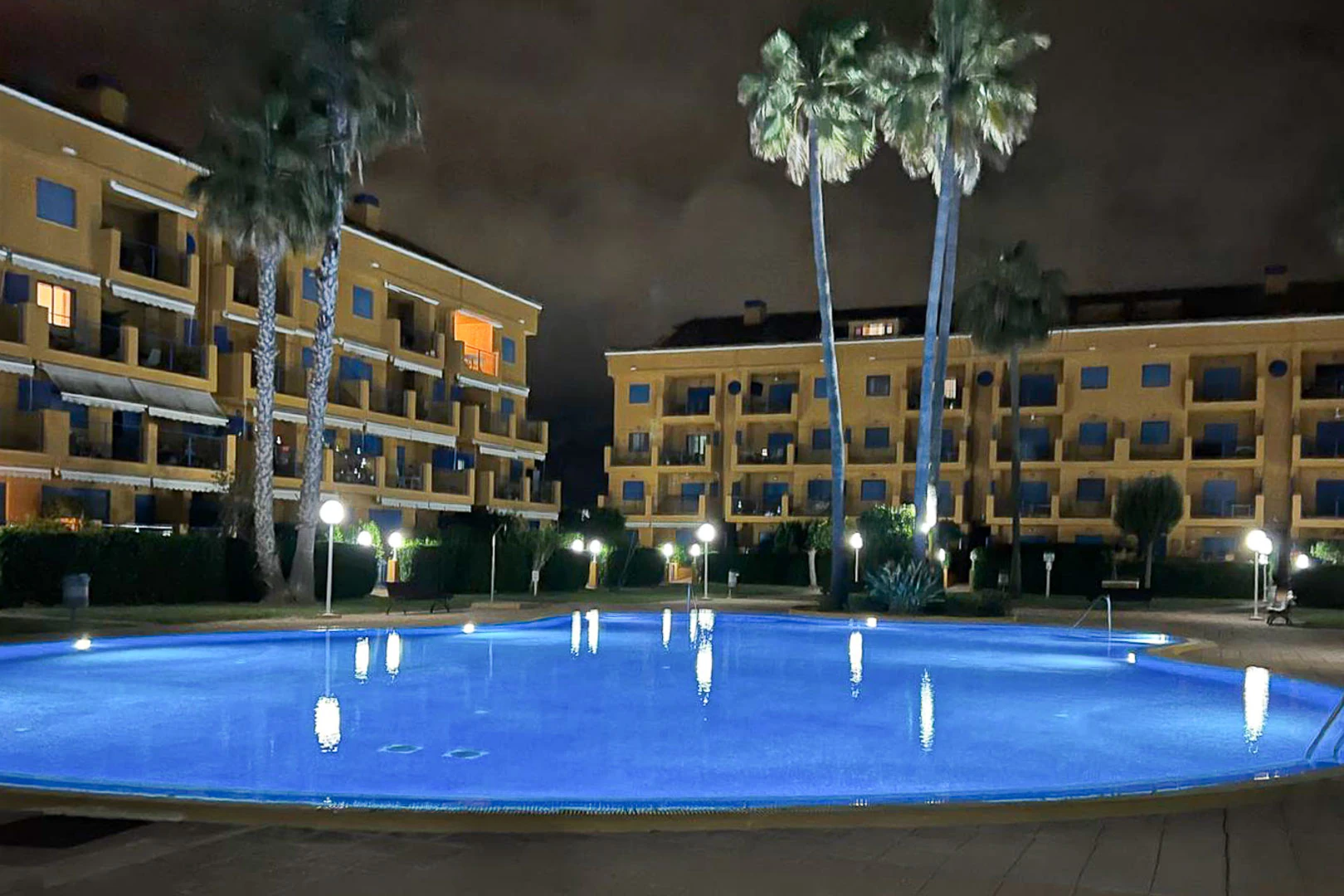 8269DEN - 8269DEN Dúplex ático con terraza y vistas parciales al mar a la venta en Las Marina, Denia.