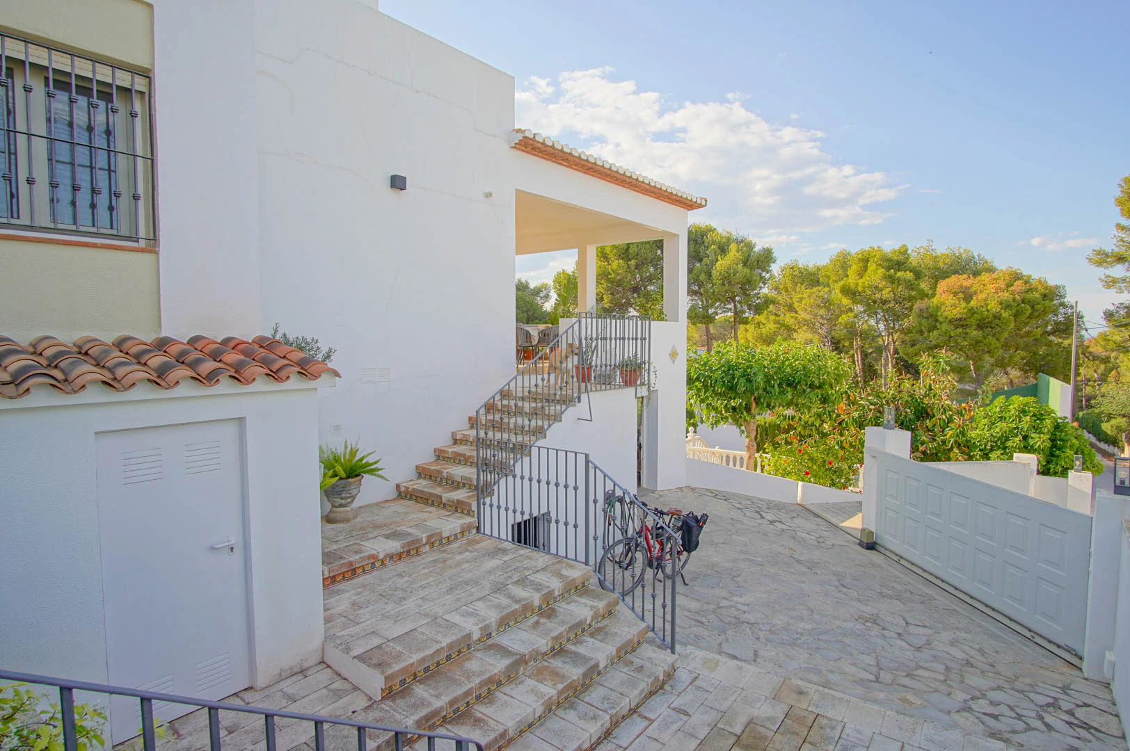 8176DEN - 8176DEN Villa con vistas parciales al mar en venta en Las Rotas, Denia.