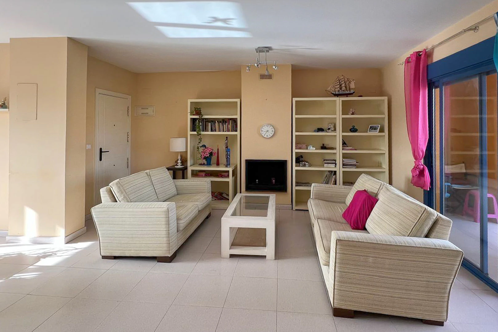 8269DEN - 8269DEN Dúplex ático con terraza y vistas parciales al mar a la venta en Las Marina, Denia.