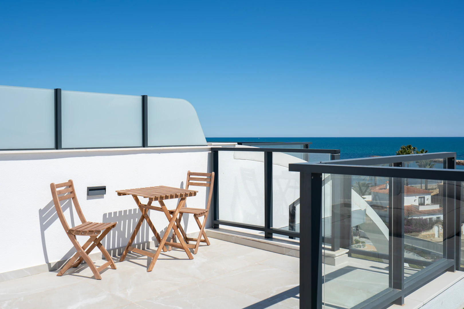 4502DEN - 4502DEN Fantástico ático moderno en primera línea de playa en venta en Denia
