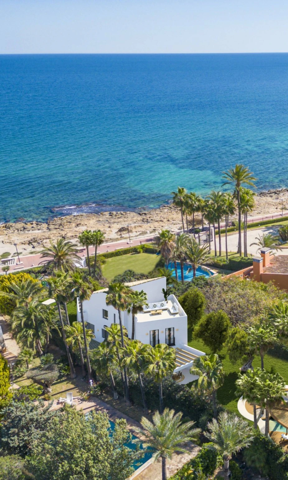 4657 - Villa de diseño en primera linea de mar, en Cala Blanca, Jávea