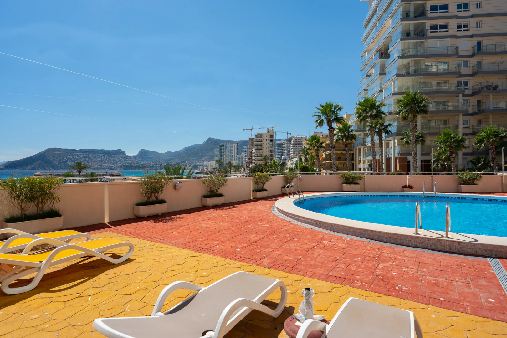 C4XY4657CAL - C4XY45657CAL Dos áticos contiguos en primera línea con vistas panorámicas al mar y posibilidad de unión en venta en Calpe.