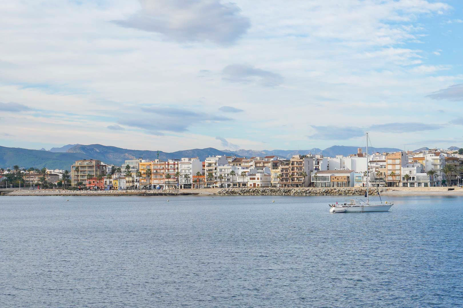 4642JAV - 4642JAV Apartamento en planta baja a un paso del mar y del puerto de Jávea, con licencia de alquiler, en venta