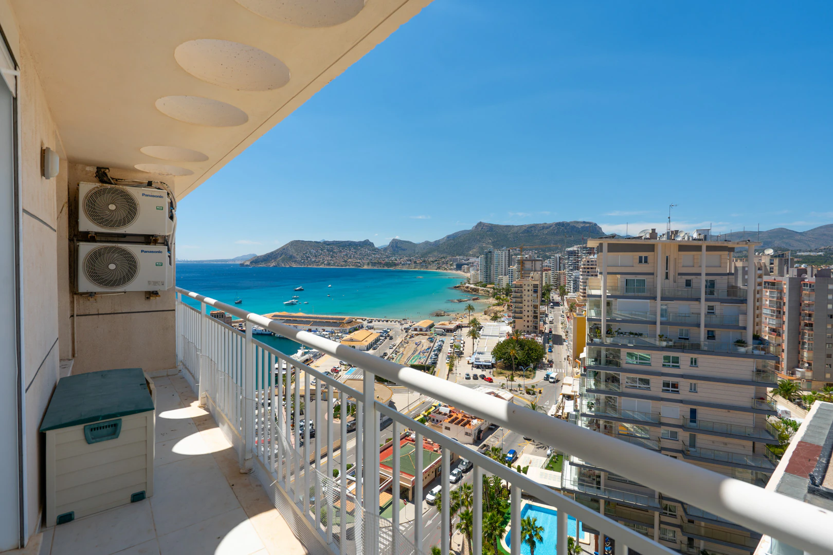 C4XY4657CAL - C4XY45657CAL Dos áticos contiguos en primera línea con vistas panorámicas al mar y posibilidad de unión en venta en Calpe.