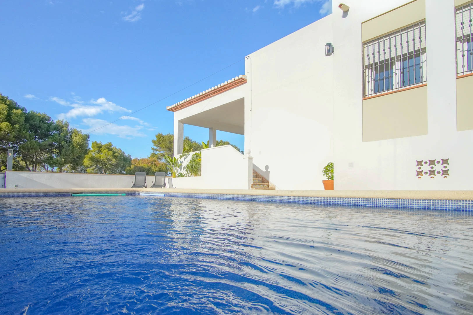 8176DEN - 8176DEN Villa con vistas parciales al mar en venta en Las Rotas, Denia.