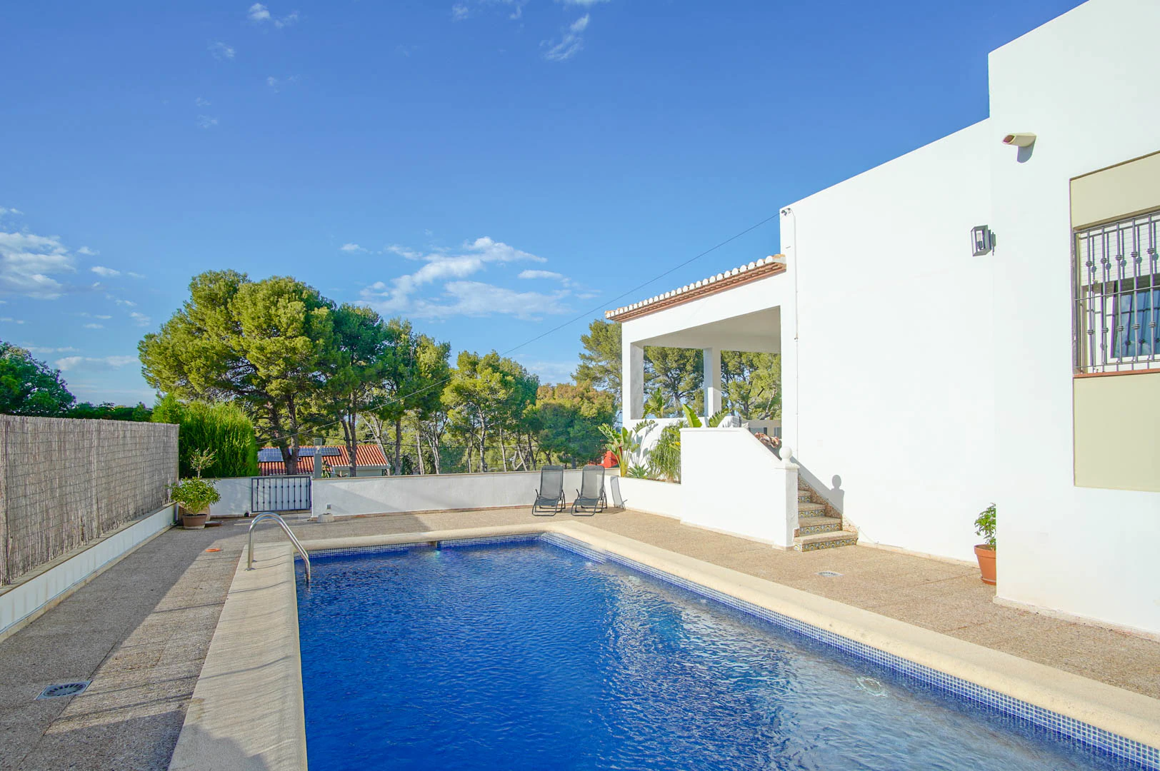 8176DEN - 8176DEN Villa con vistas parciales al mar en venta en Las Rotas, Denia.