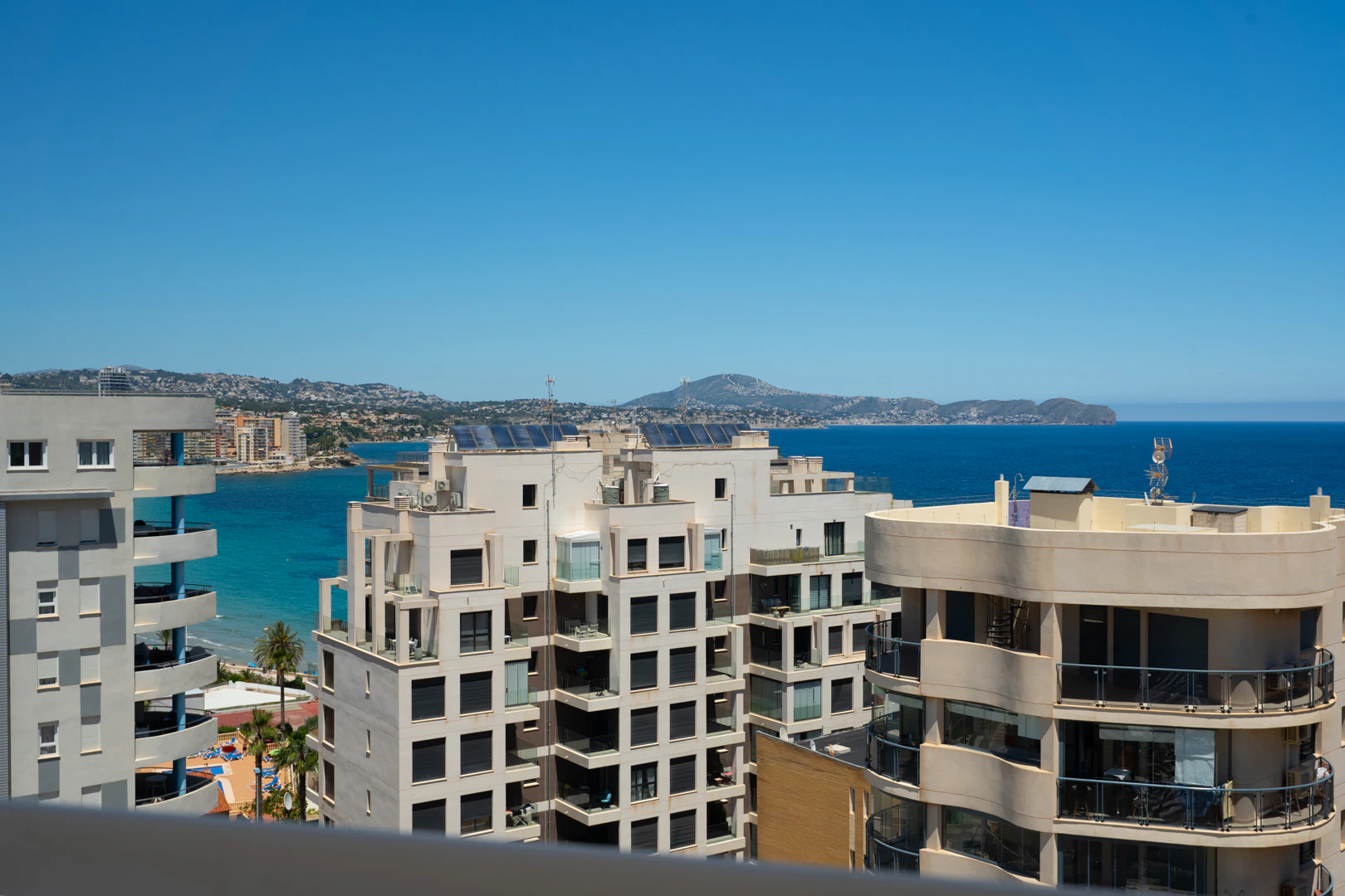 C4XY4657CAL - C4XY45657CAL Dos áticos contiguos en primera línea con vistas panorámicas al mar y posibilidad de unión en venta en Calpe.