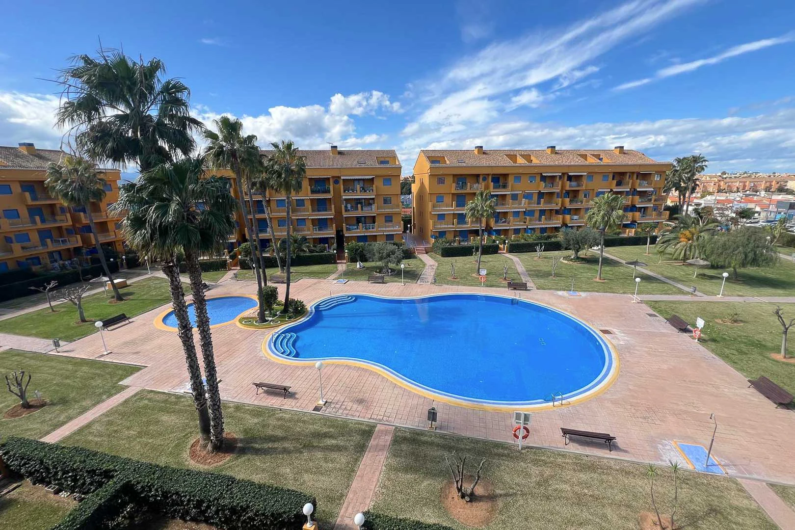 8269DEN - 8269DEN Dúplex ático con terraza y vistas parciales al mar a la venta en Las Marina, Denia.