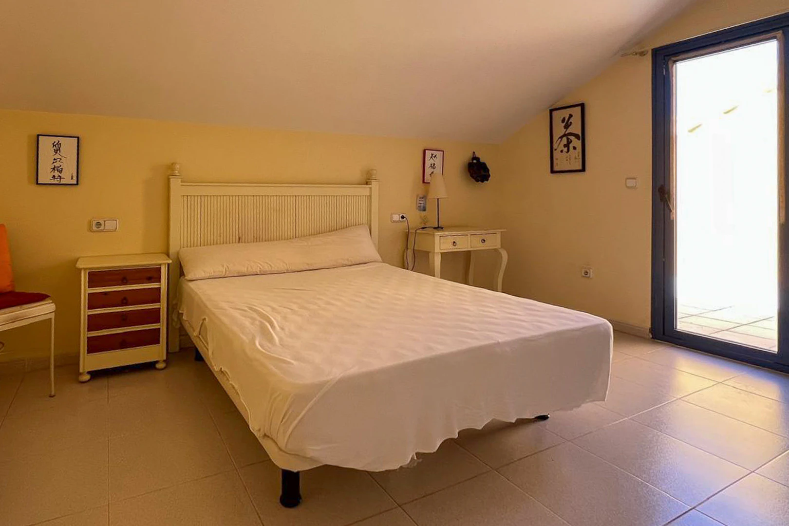 8269DEN - 8269DEN Dúplex ático con terraza y vistas parciales al mar a la venta en Las Marina, Denia.