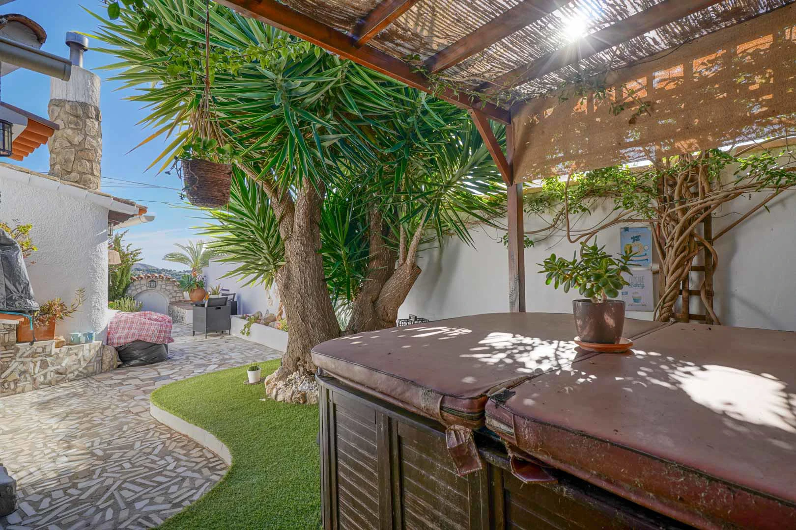 C3XY8323MOR - C3XY8323MOR Villa independiente con piscina y vistas al mar a la venta en Moraira.