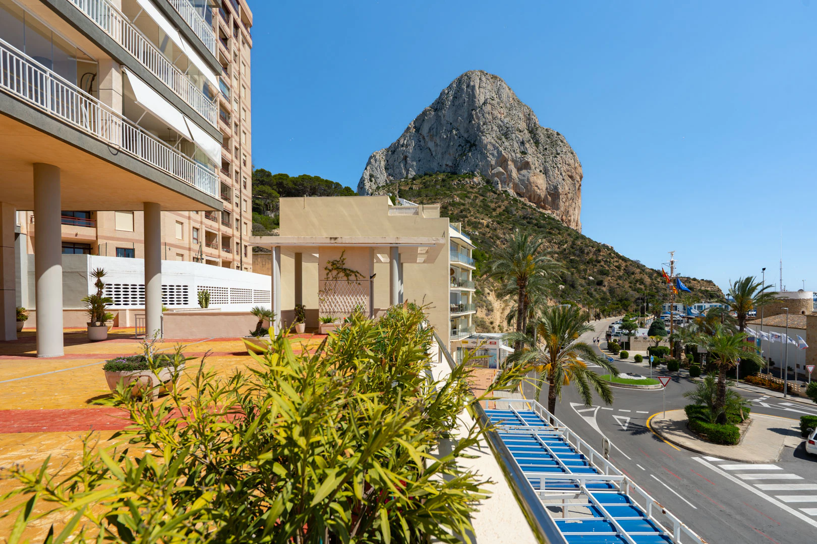 C4XY4657CAL - C4XY45657CAL Dos áticos contiguos en primera línea con vistas panorámicas al mar y posibilidad de unión en venta en Calpe.