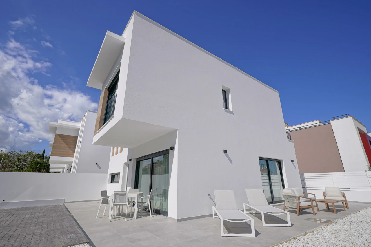 8327DEN - 8327DEN Villa moderna a la venta en Denia.