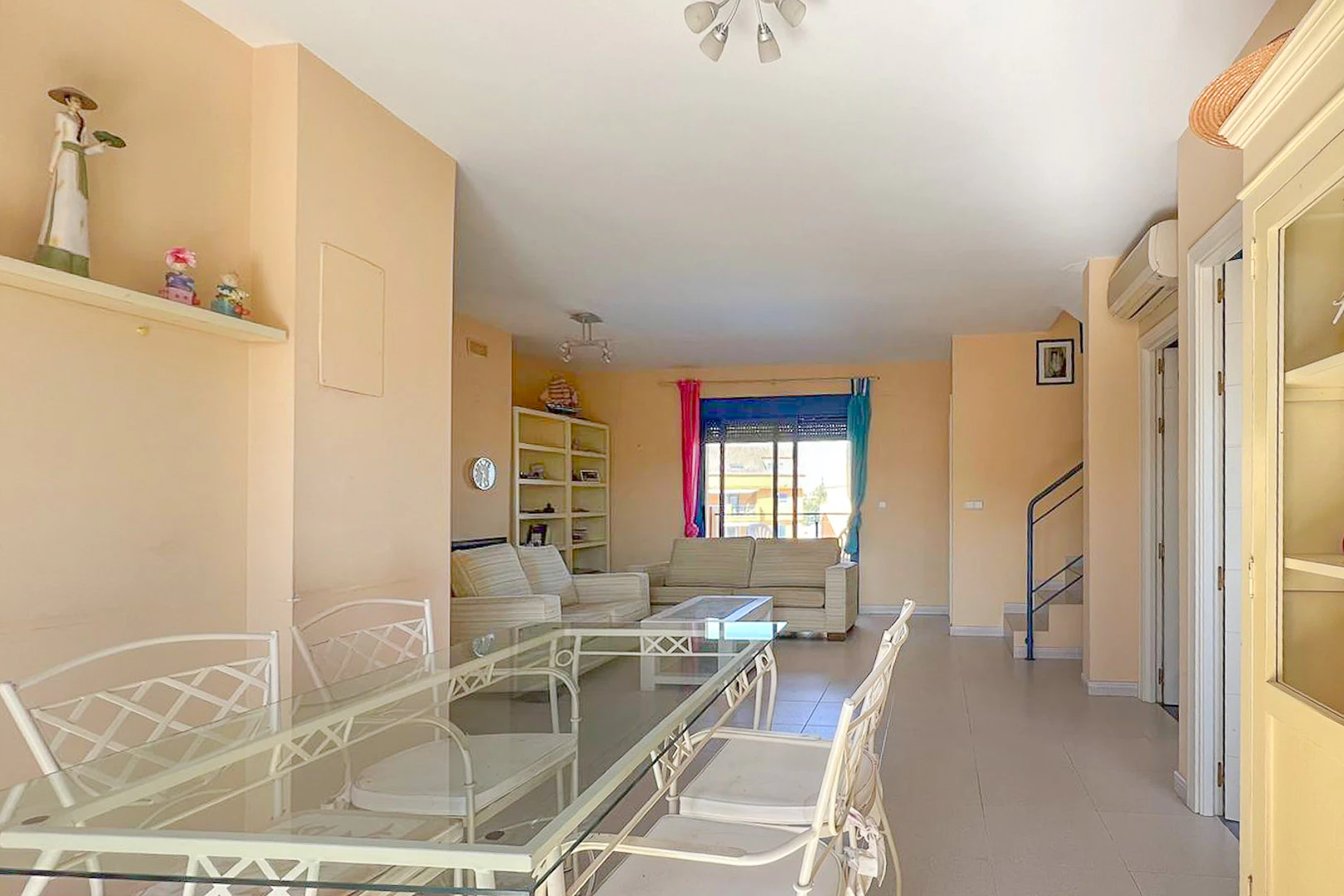 8269DEN - 8269DEN Dúplex ático con terraza y vistas parciales al mar a la venta en Las Marina, Denia.