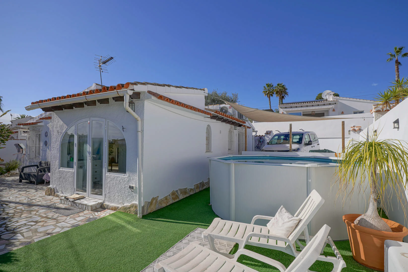 C3XY8323MOR - C3XY8323MOR Villa independiente con piscina y vistas al mar a la venta en Moraira.