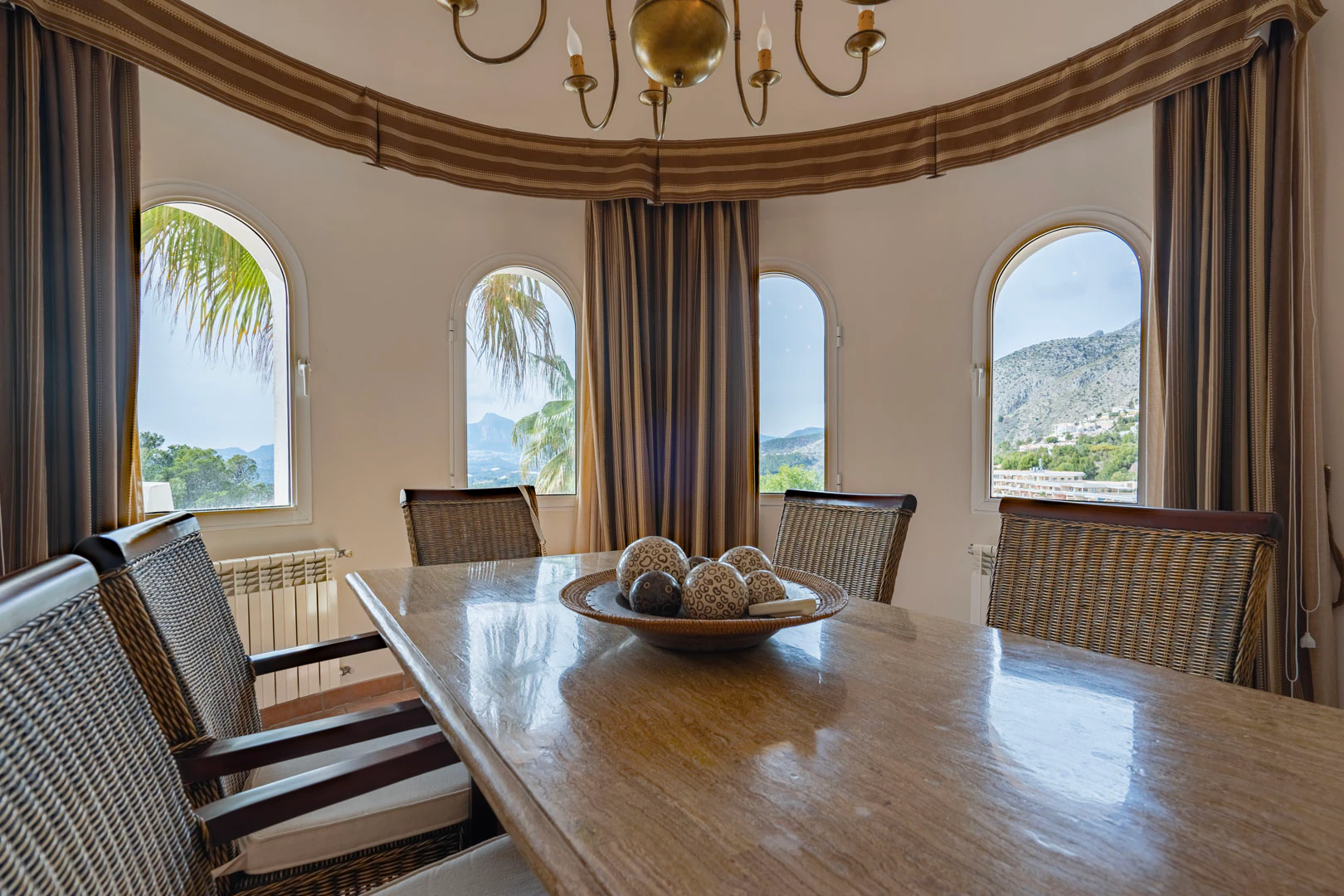 C3XY4484ALT - C3XY4484ALT Belle villa traditionnelle située à Alhama Springs, Altea