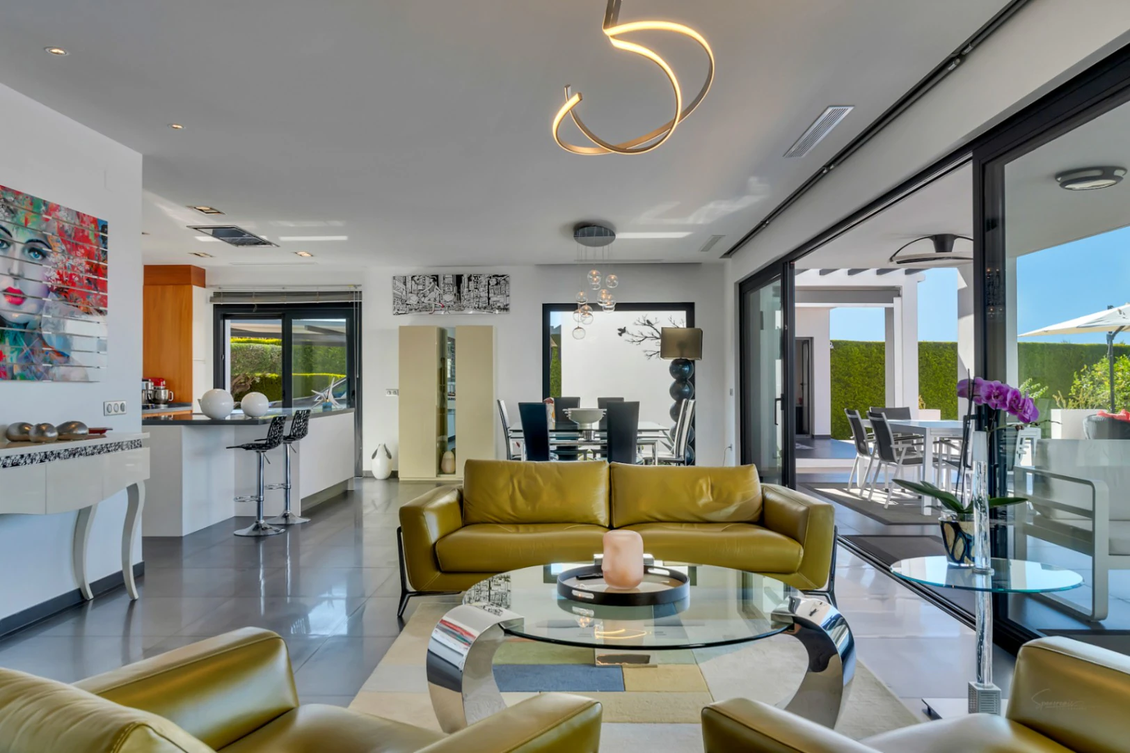4870 - Exclusiva villa moderna con impresionantes vistas abiertas en una demandada zona de Jávea