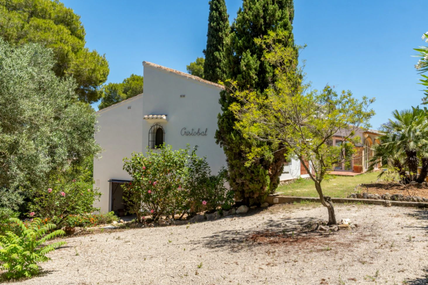 4890 - Propiedad con gran potencial de ampliación en una tranquila zona de Jávea
