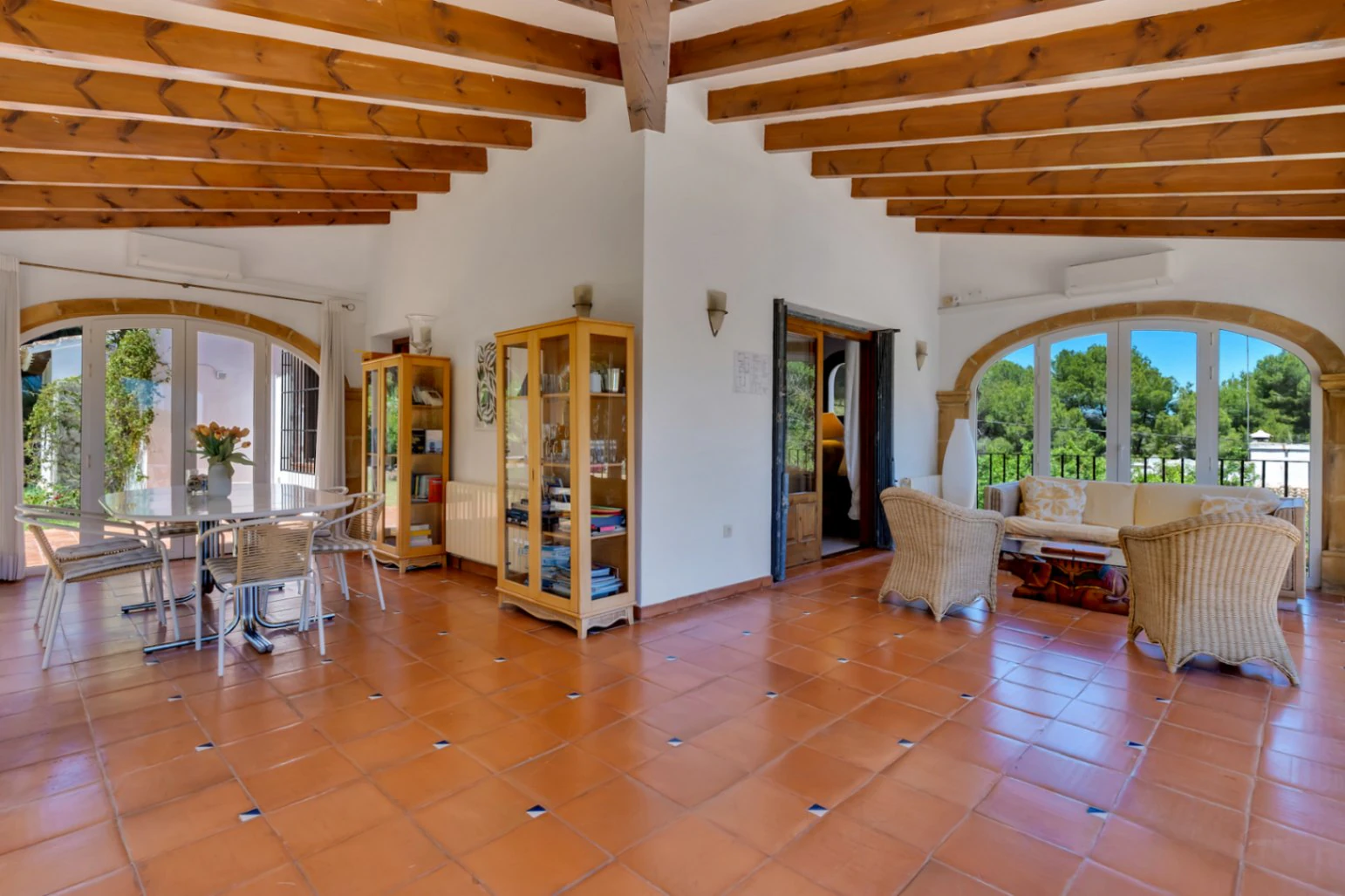 4890 - Propiedad con gran potencial de ampliación en una tranquila zona de Jávea