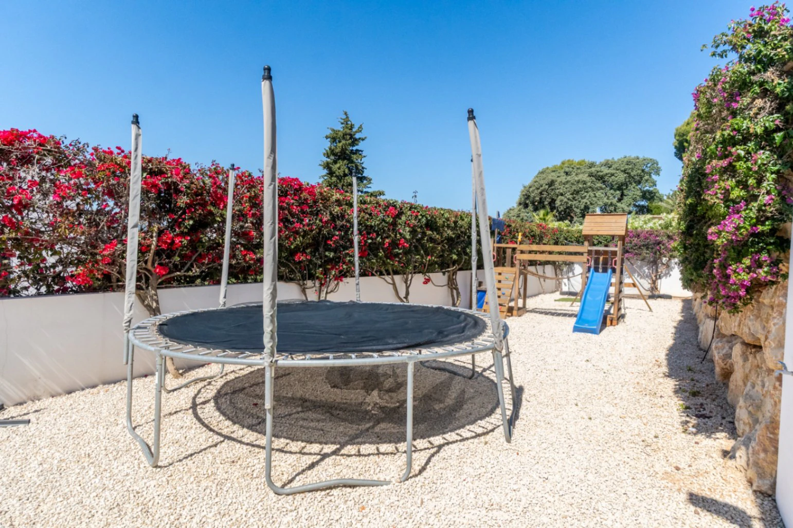 4870 - Exclusiva villa moderna con impresionantes vistas abiertas en una demandada zona de Jávea