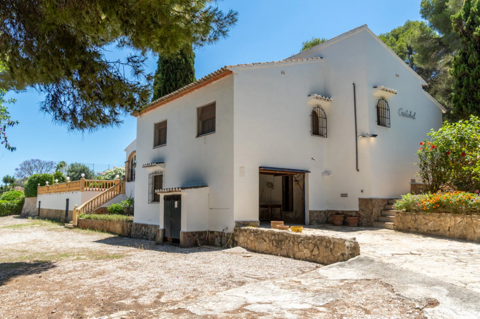 4890 - Propiedad con gran potencial de ampliación en una tranquila zona de Jávea