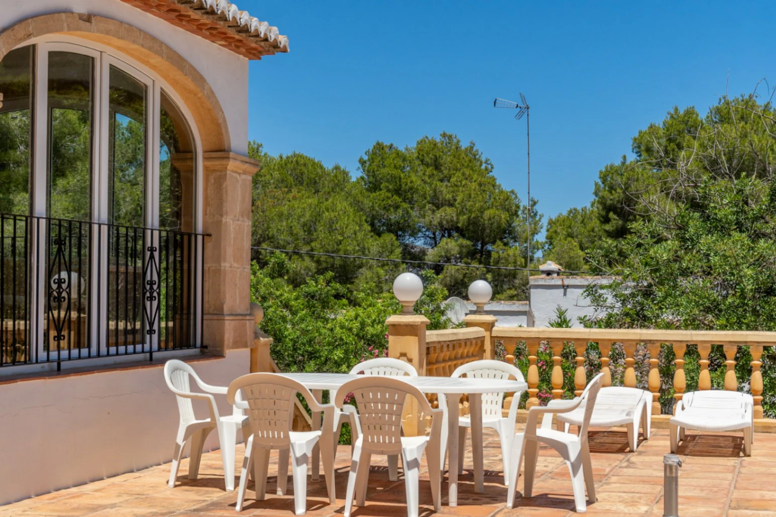 4890 - Propiedad con gran potencial de ampliación en una tranquila zona de Jávea