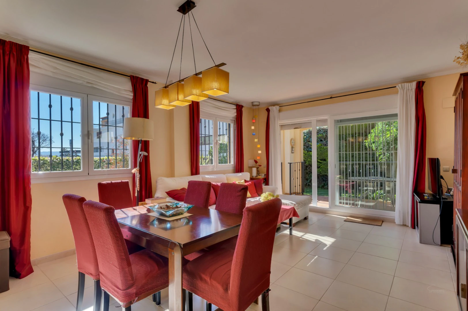 4837 - Appartement de 5 chambres avec grand jardin situé dans un emplacement privilégié à Jávea.