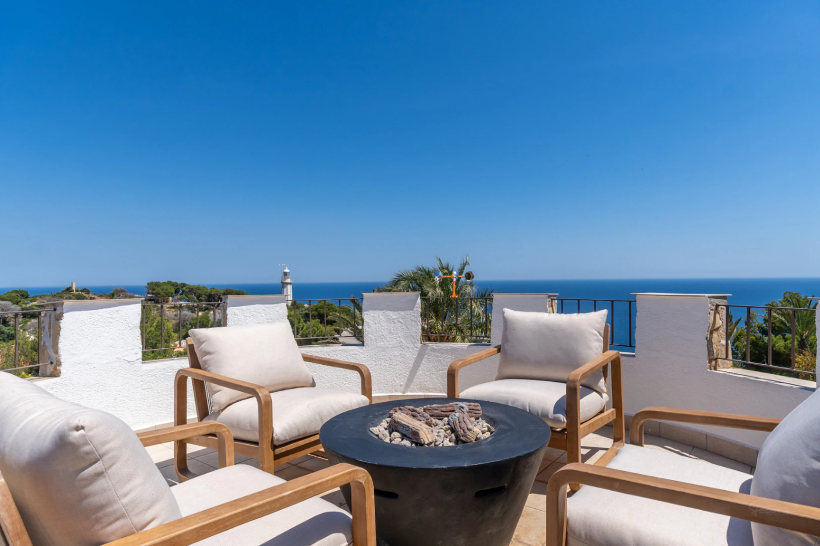 4883 - Uitzonderlijk pand in een exclusieve omgeving met panoramisch uitzicht op zee