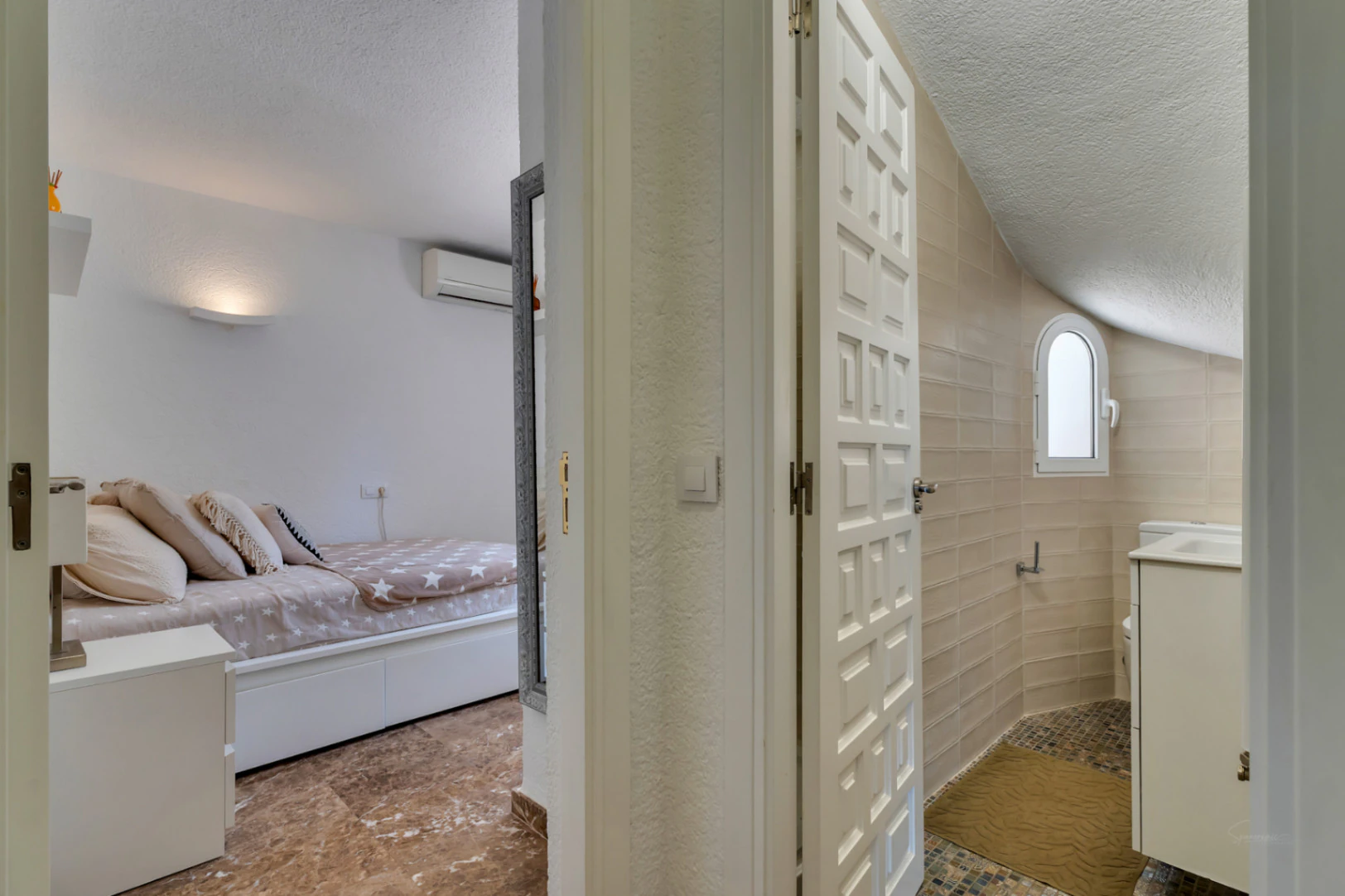 4883 - Uitzonderlijk pand in een exclusieve omgeving met panoramisch uitzicht op zee