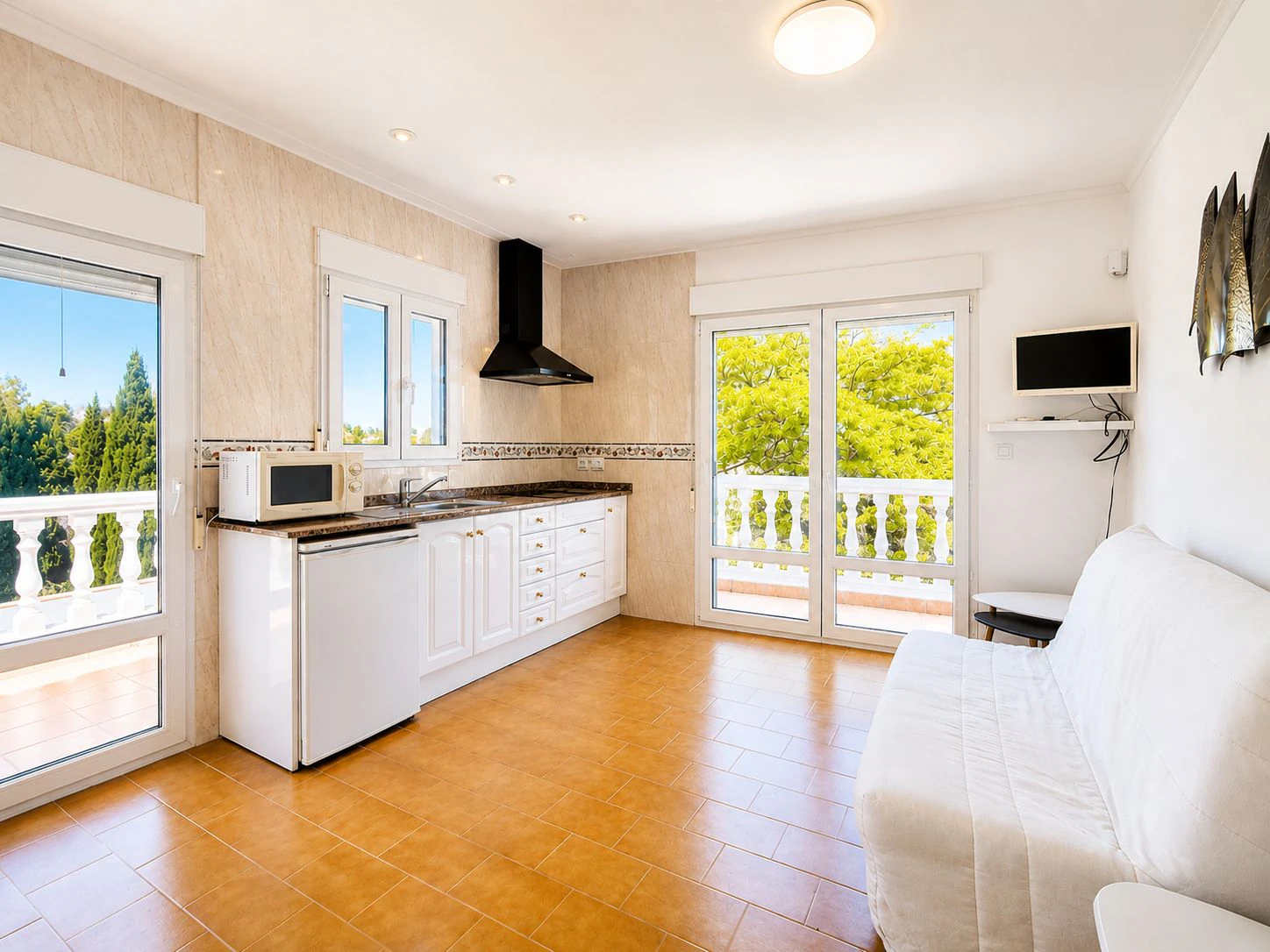Villa con apartamento de invitados y vistas al mar en Dénia