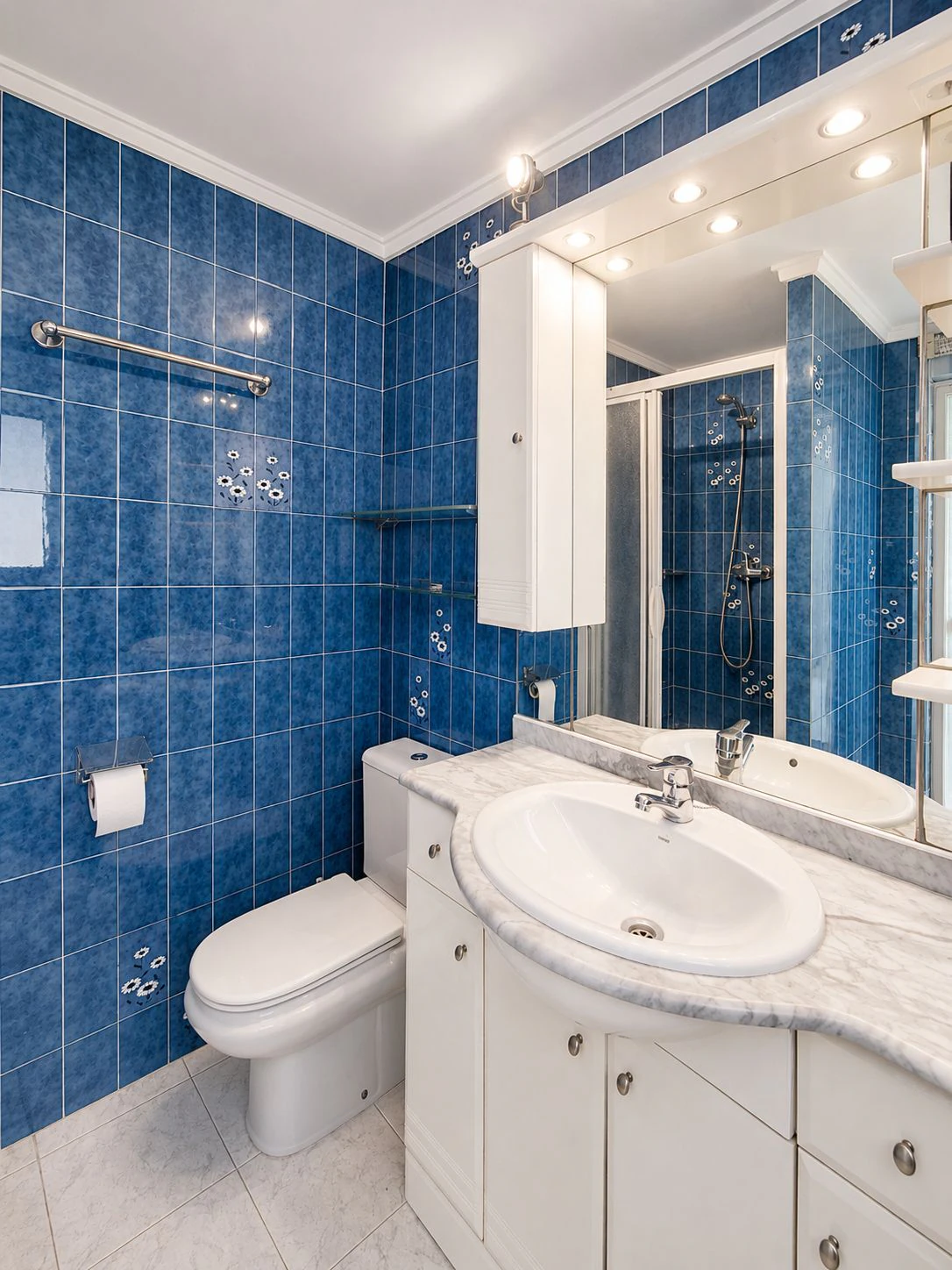 Villa con apartamento de invitados y vistas al mar en Dénia