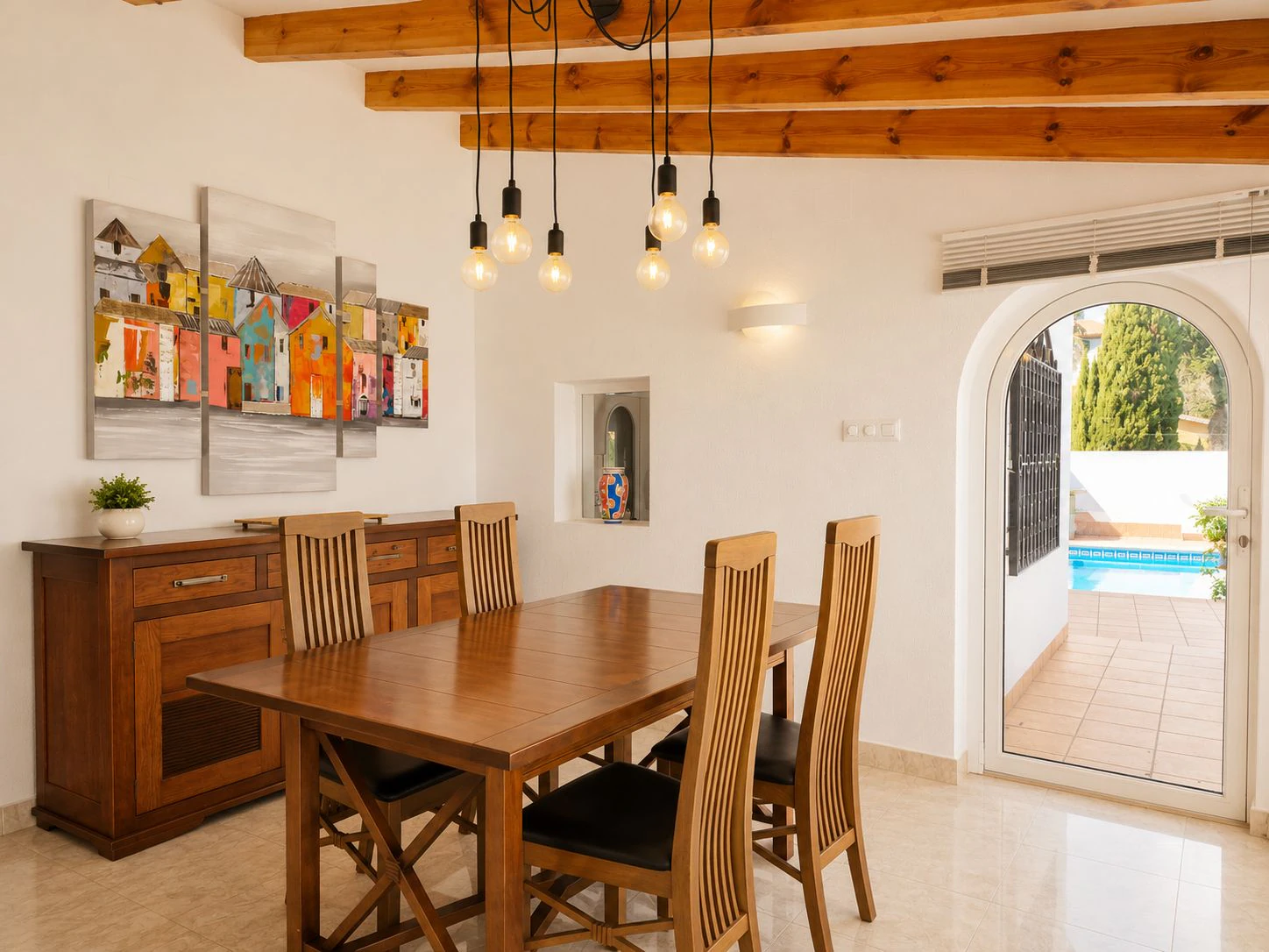 Villa con apartamento de invitados y vistas al mar en Dénia