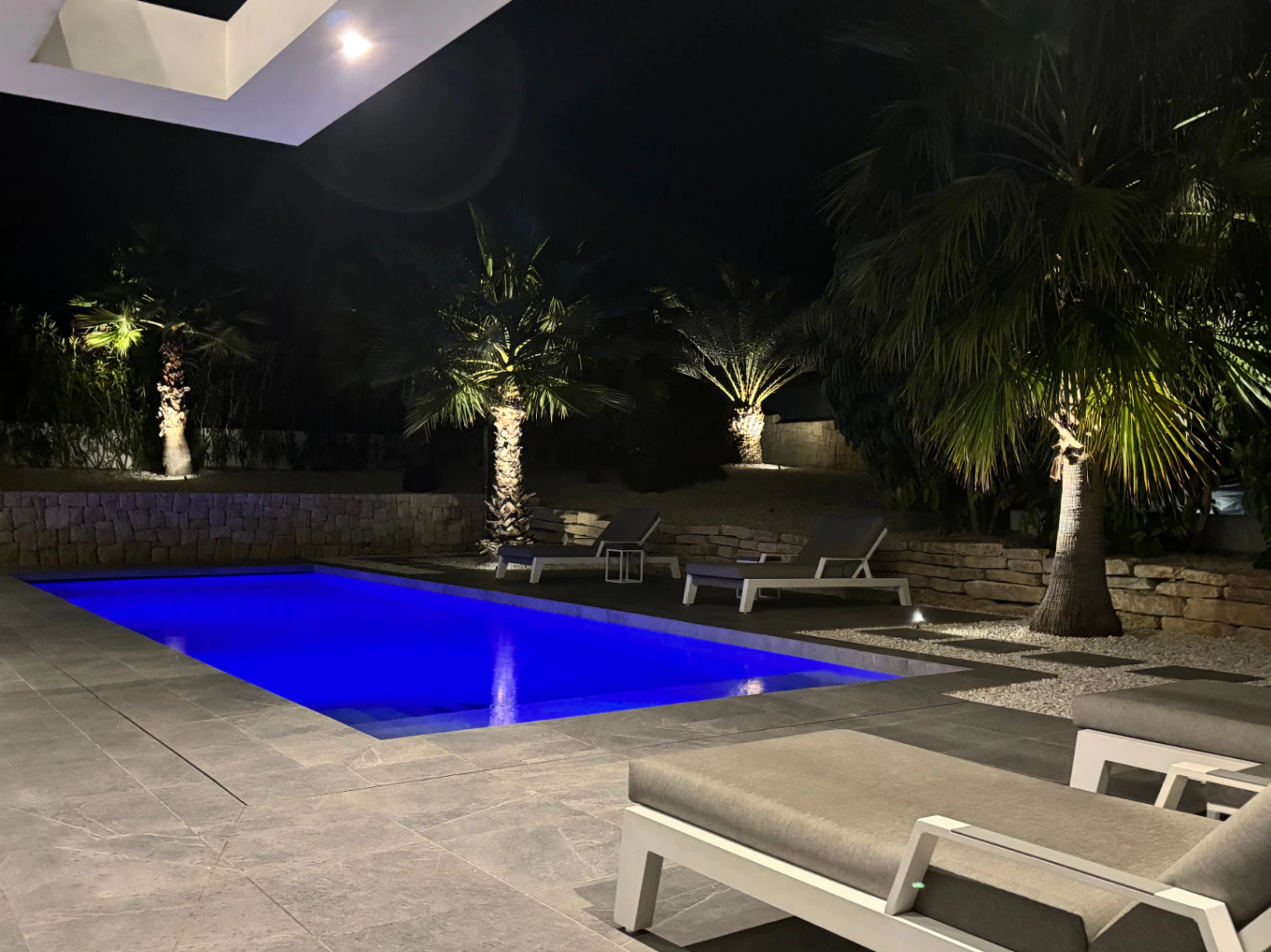 4845 - ¡Espectacular villa (2023) con privacidad y materiales de alta calidad!