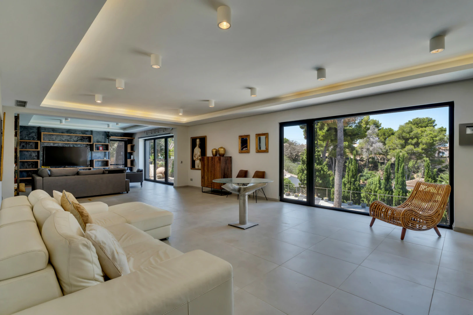 4898 - Impresionante villa moderna ubicada en la prestigiosa urbanización ( TOSALET )