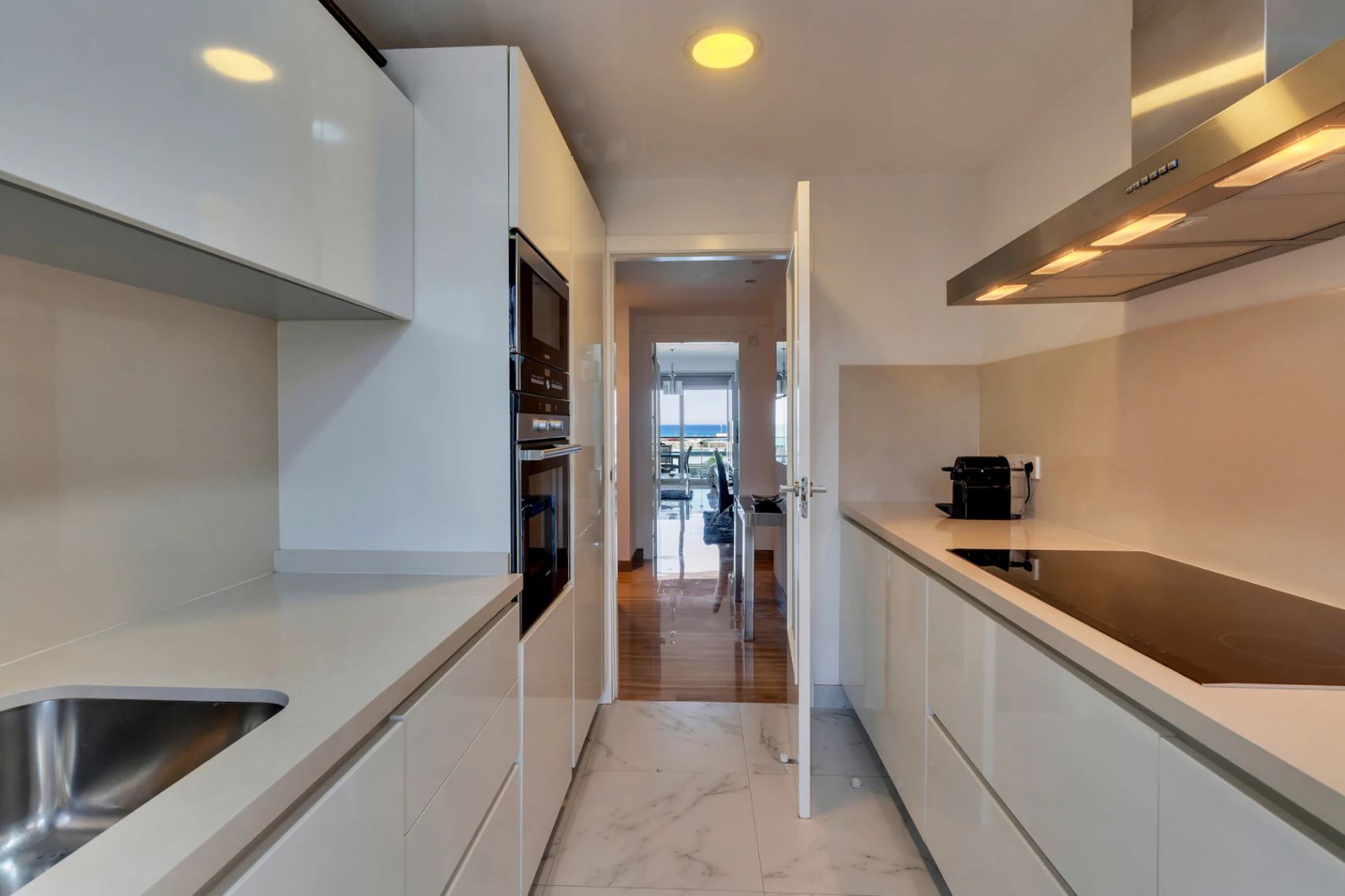 4902 - Apartamento en privilegia ubicacion con impresionantes vistas mar