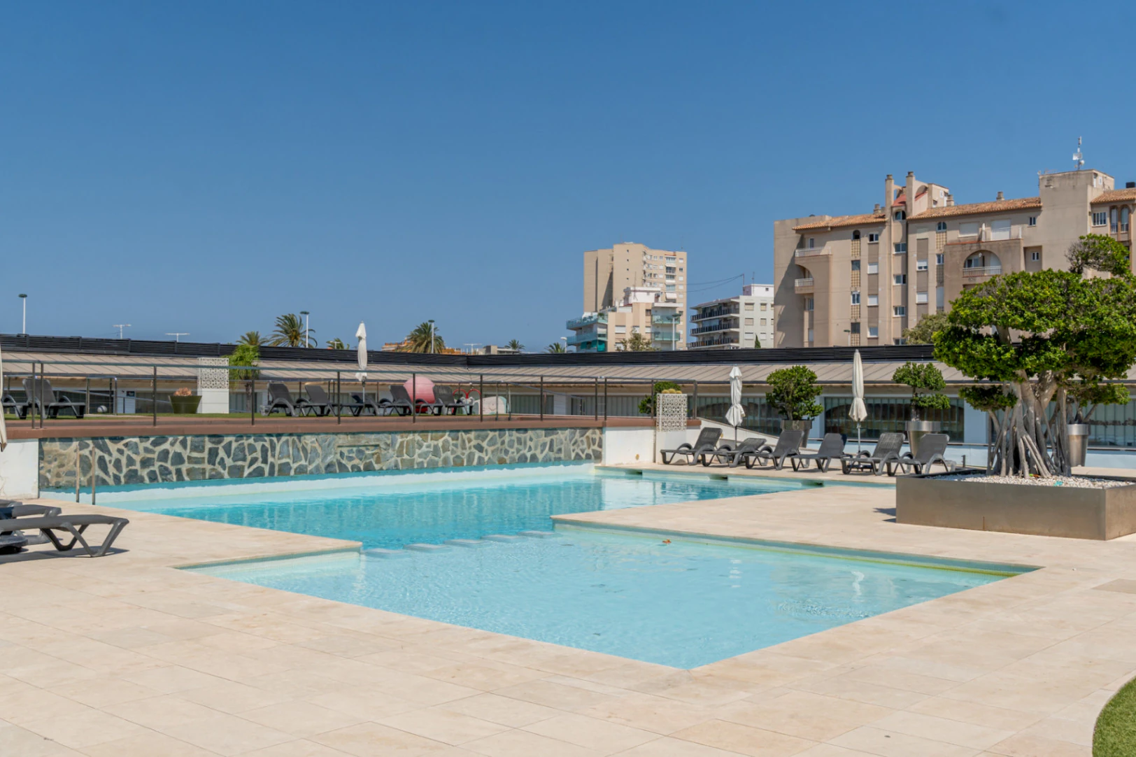 4902 - Apartamento en privilegia ubicacion con impresionantes vistas mar