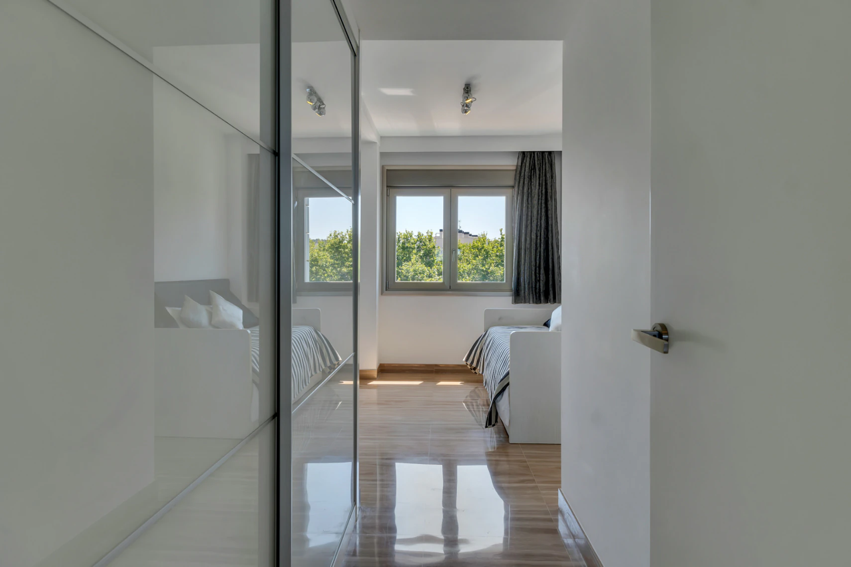 4902 - Apartamento en privilegia ubicacion con impresionantes vistas mar