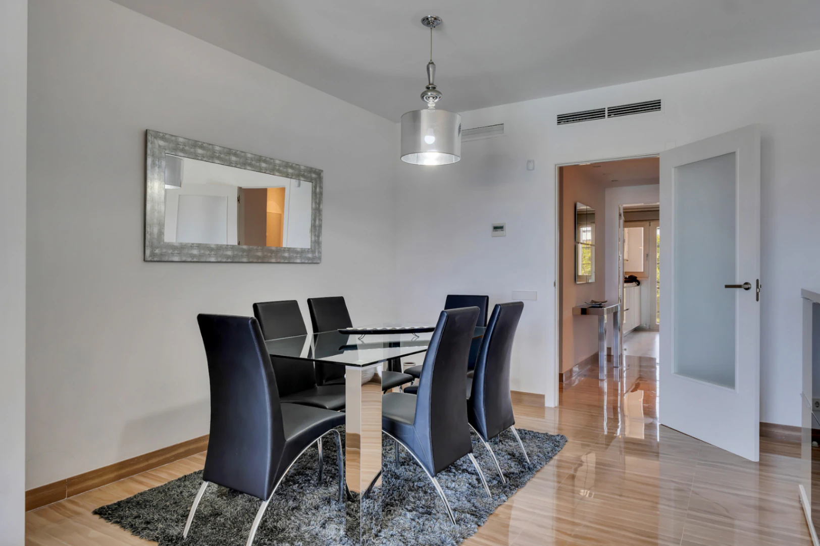 4902 - Apartamento en privilegia ubicacion con impresionantes vistas mar