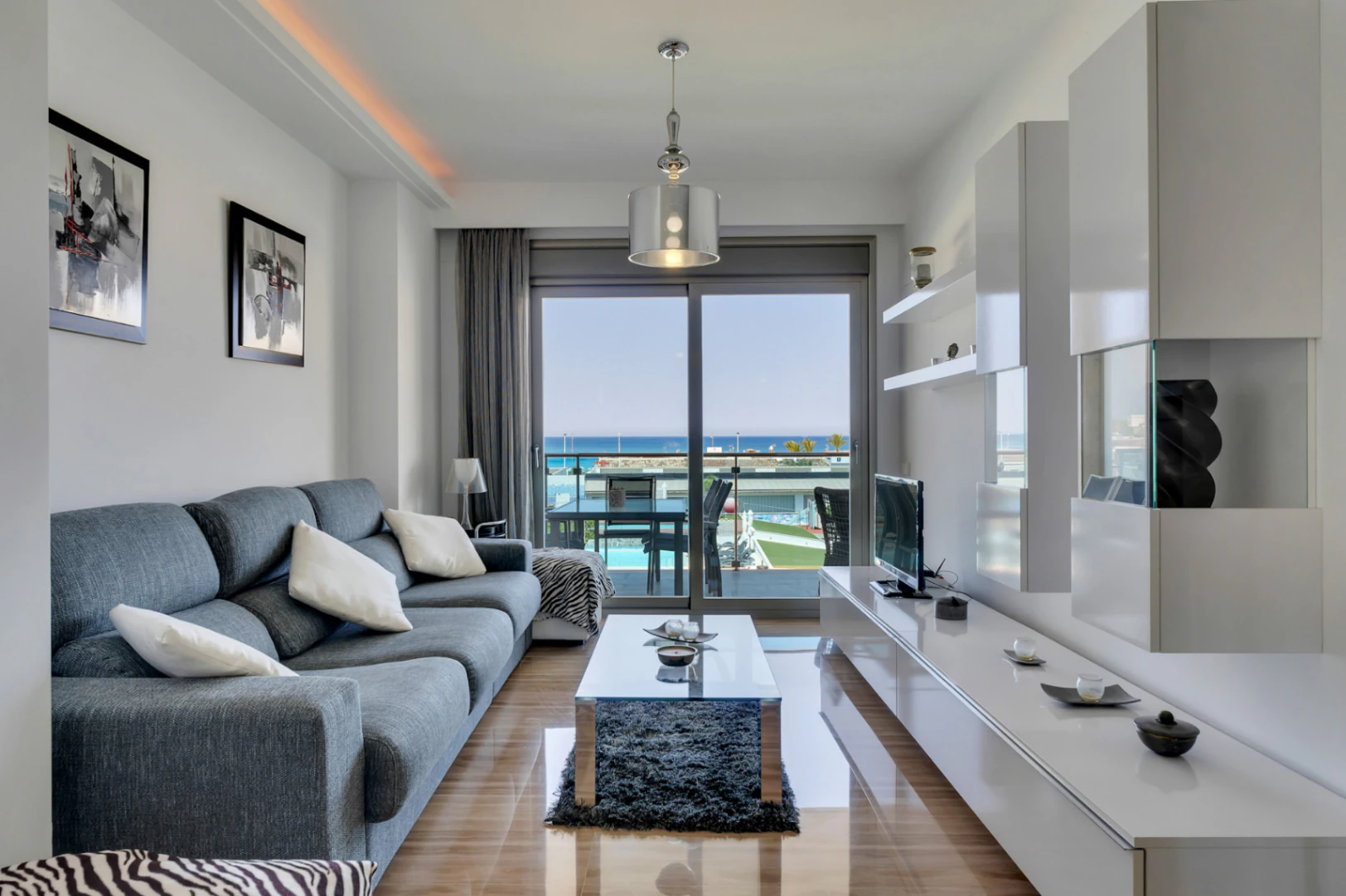4902 - Apartamento en privilegia ubicacion con impresionantes vistas mar