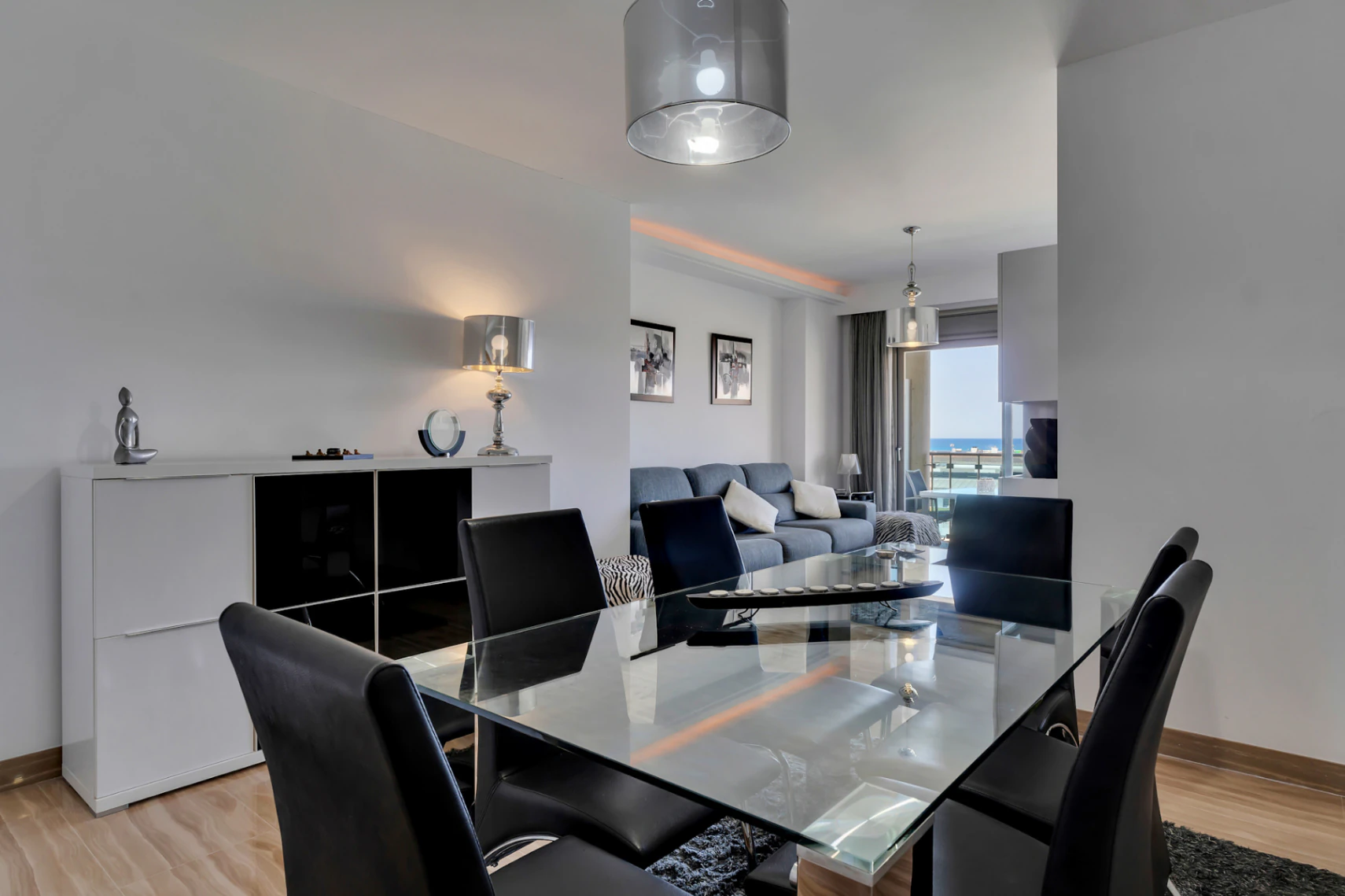 4902 - Apartamento en privilegia ubicacion con impresionantes vistas mar