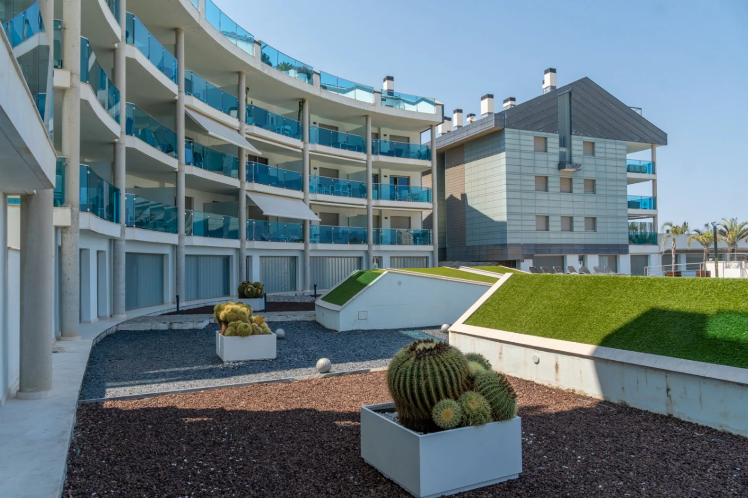 4902 - Apartamento en privilegia ubicacion con impresionantes vistas mar