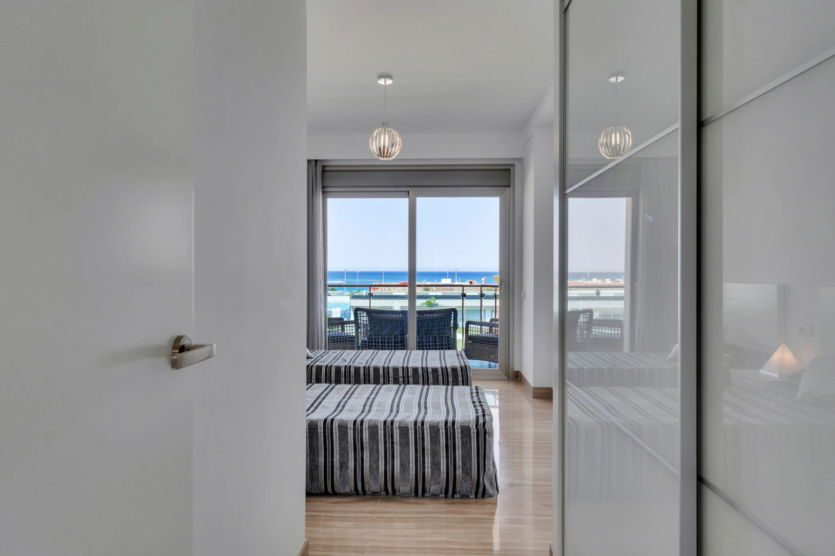 4902 - Apartamento en privilegia ubicacion con impresionantes vistas mar