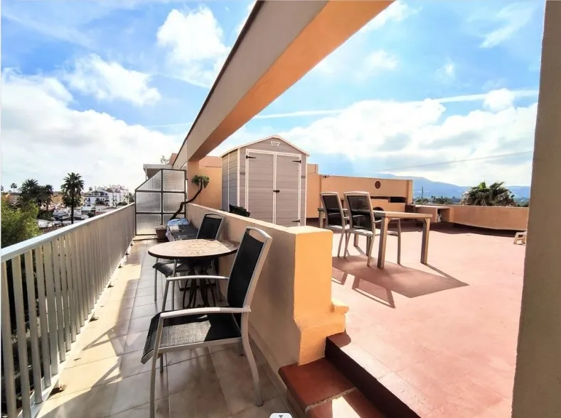 Penthouse à vendre sur la plage de Denia avec vue sur la mer
