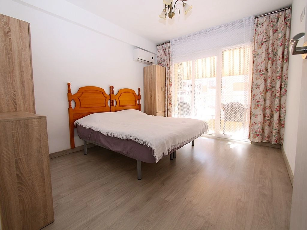 Piso con 3 dormitorios en venta  Denia